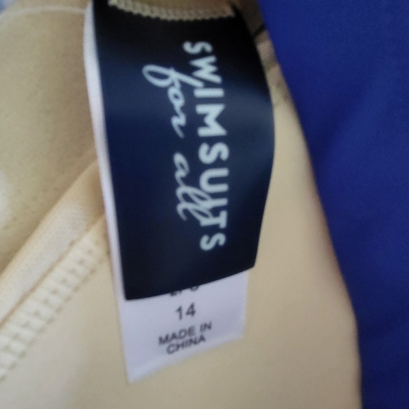 Swimsuits For All V Neck Medallion Print Tankini Swim Top - Picture 7 of 7